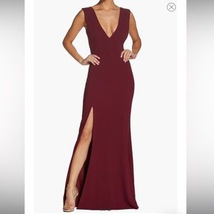 Dress the Population, NWOT New Sandra Plunge Crepe Trumpet Gown, Large